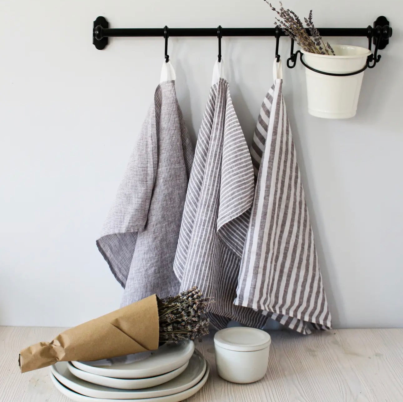 Kitchen & Dining