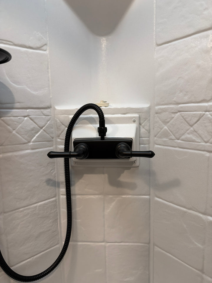 Shower Faucet (Black)