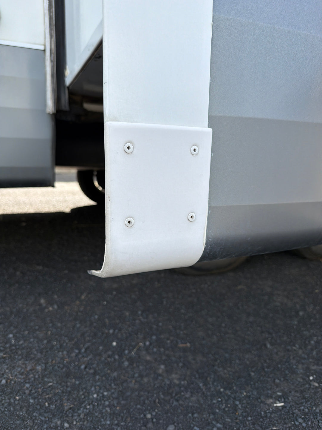 Left Slide Out Bottom Corner Trim white