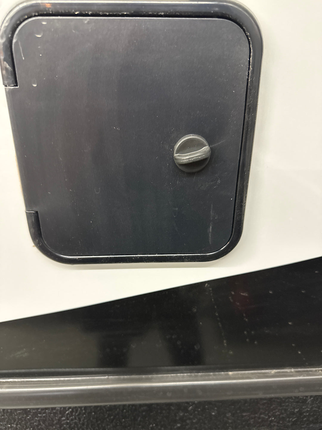 Fresh Water Tank Fill Assembly