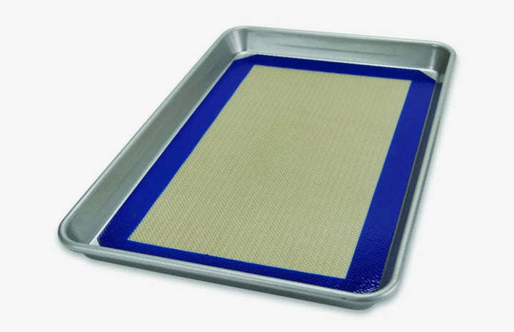 Half sheet pan &amp; baking mat sat