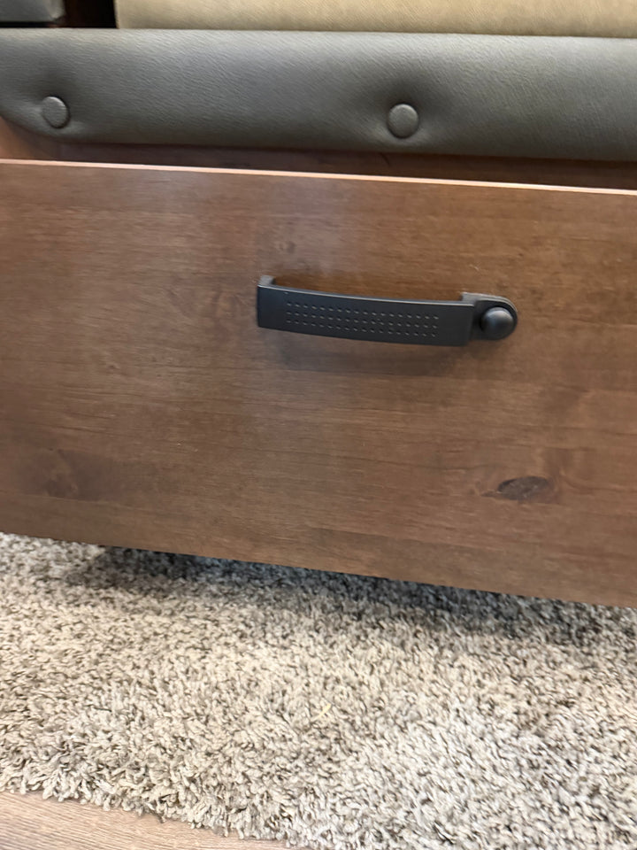Locking Drawer Handle