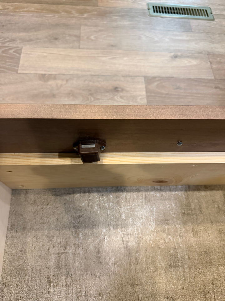 Locking Drawer Handle