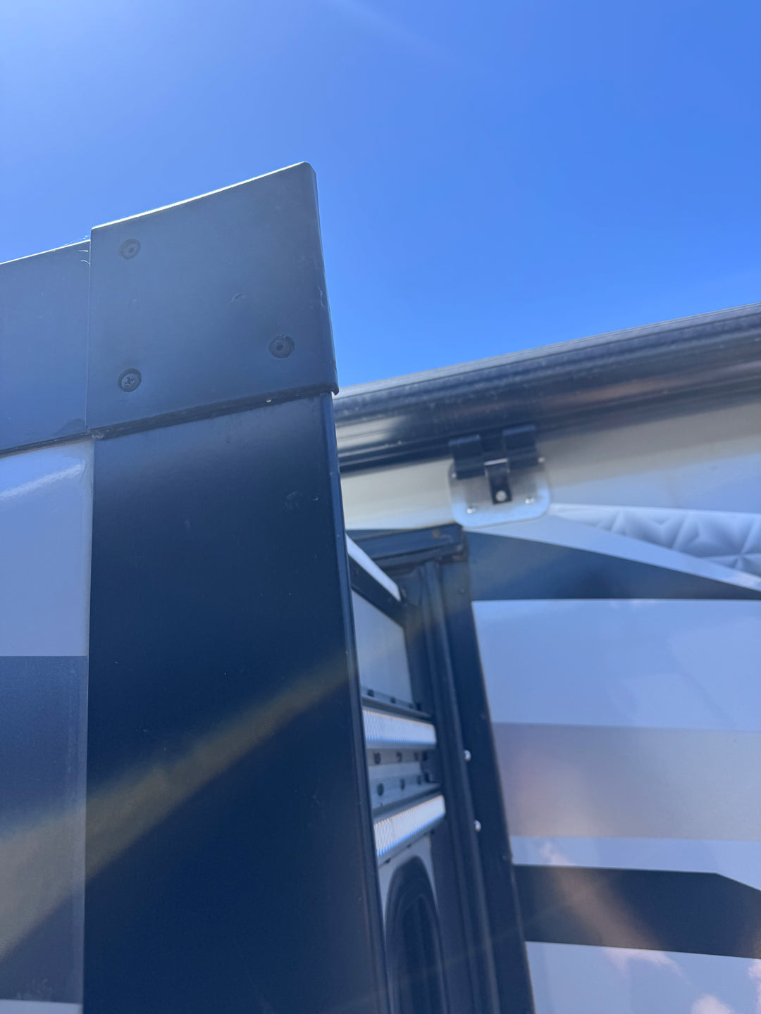 Slide Out Top Corner Trim