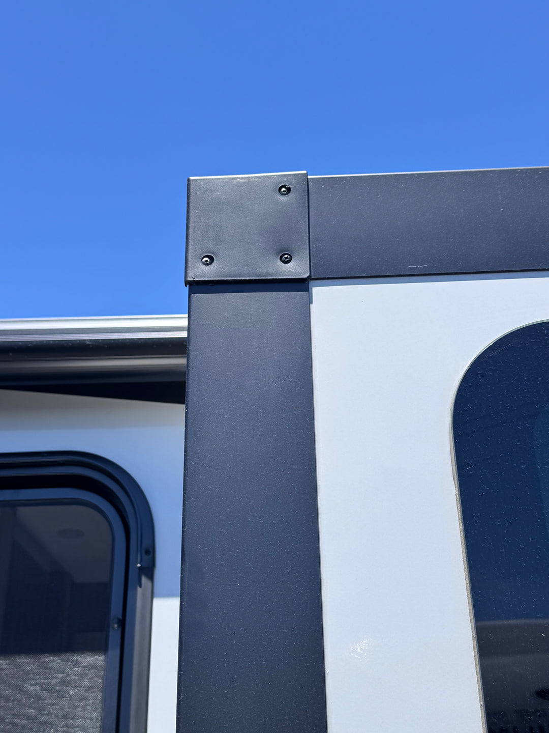 Slide Out Top Corner Trim