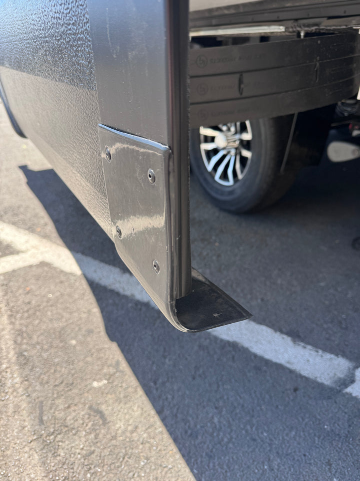 Slide Out Bottom Corner Trim